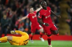 Thắng dễ Atletico Madrid, Liverpool độc chiếm ngôi đầu