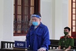 Con nghiện lâu năm giấu ma túy vào 'chỗ hiểm'