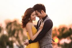 Mẹ tôi phản đối đám cưới vì bạn trai từng ly hôn