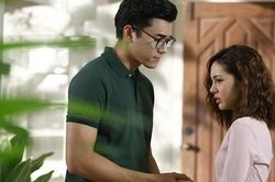 Chồng ghen với bất cứ người đàn ông nào đến gần cô hàng xóm