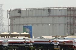 Nga và OPEC 'gạt phăng' lời kêu gọi tăng sản lượng của Mỹ