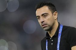 Xavi chính thức trở lại làm HLV Barcelona