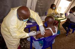 Viện trợ vaccine ngừa Covid-19 cho các nước nghèo