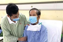 Ca phẫu thuật hai trong một ghép ruột cho bệnh nhân ung thư giai đoạn cuối