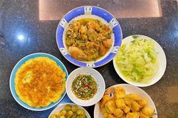 8X khoe bữa cơm gia đình giản dị, các con suốt ngày khen 'mẹ nấu ngon'