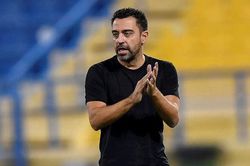 Xavi ký hợp đồng đến năm 2024 với Barca