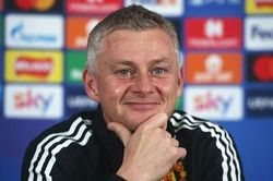 Solskjaer: 'Man City chẳng bao giờ vĩ đại được như Man United'