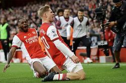 Video highlights: Arsenal giành 3 điểm và chiếm vị trí thứ 5 của MU
