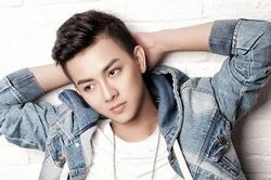 'Sốc nặng' khi phát hiện điểm trùng hợp giữa hai cô gái mà con nuôi Hoài Linh hẹn hò