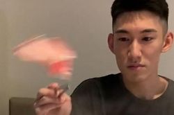 Chàng trai 'bắt trend' biểu diễn màn nhúng lẩu trước bạn gái