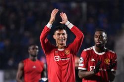 Manchester United sống trong sự bảo hộ của 'thánh' Cristiano Ronaldo