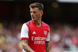 Arsenal: Ben White không cao to, nhưng rất lợi hại
