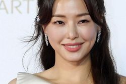 'Hoa hậu đẹp nhất Hàn Quốc' Honey Lee đang hẹn hò