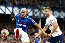 Tottenham hòa đáng tiếc trong ngày ra mắt của HLV Conte