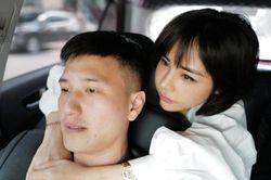 Bạn gái bị chê nhan sắc can thiệp dao kéo, Huỳnh Anh phản pháo 'cực căng' nói một câu ai cũng tán đồng
