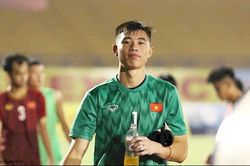 Ông Park bất ngờ gọi bổ sung thủ môn lên tuyển Việt Nam