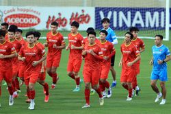 Cần tạo cơ hội cho cầu thủ trẻ