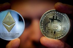 Giá Bitcoin và Ethereum cùng lập đỉnh mới