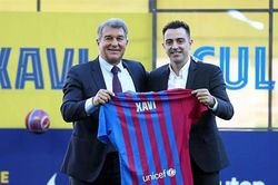 Vừa nhậm chức tại Barca, Xavi ngay lập tức đòi gia hạn hợp đồng cầu thủ này