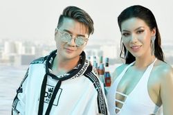 Đàm Vĩnh Hưng tiếp tục gây 'bão' khi tung hình 'mát mẻ' bên Minh Tú