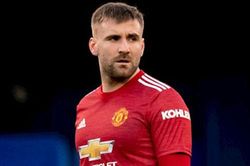 Luke Shaw chấn thương cũng là tin tốt