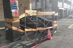 Bị người lạ đỗ xe chặn trước cửa, cách trừng phạt 'cực chất' của chủ nhà khiến dân tình hả hê