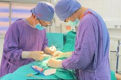 Cụ ông 72 tuổi bị ung thư dương vật do hẹp bao quy đầu