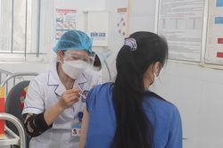 Hà Nội: Gần 800.000 trẻ từ 12-17 tuổi sắp được tiêm vaccine Covid -19