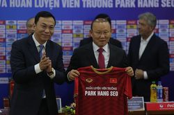 HLV Park Hang-seo gia hạn hợp đồng với bóng đá Việt Nam trước thềm trận đấu với ĐT Nhật Bản