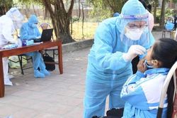 Quảng Ninh: Triển khai đợt cao điểm xét nghiệm sàng lọc SARS-CoV-2 trong trường học