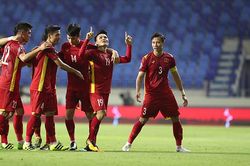 HLV Trần Công Minh: 'Thế hệ trẻ đã lập được kỳ tích cho bóng đá Việt Nam'