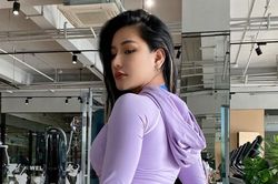 Mê mải ngắm body đồng hồ cát của nữ thần thể hình nóng bỏng