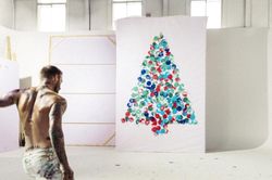 Beckham sút bóng tạo nên bức tranh 'Cây thông Noel'