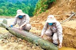 Phát lộ 2 quả bom 'khủng' ở Quảng Trị sau đợt mưa lớn