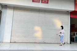 Chủ ép tăng tiền nhà, khách bực bỏ đi: Đôi bên cắn răng chịu thiệt trăm triệu