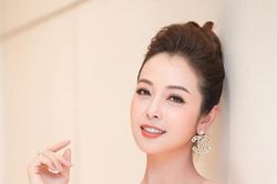 Nhan sắc mặn mà của Hoa hậu Jennifer Phạm bên chồng đại gia