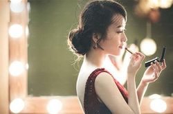 Cần làm gì khi phát hiện chồng phản bội? 4 cách hành xử khôn ngoan của vợ