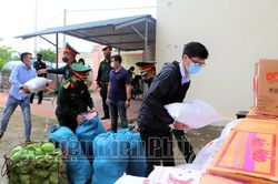 Sẻ chia ấm lòng mùa dịch