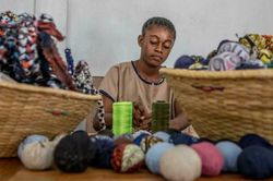 Sinh kế từ những mảnh vải thừa tại Benin