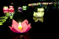 Nhà thờ, chùa cùng đánh chuông trong đêm tưởng niệm đồng bào mất vì COVID-19