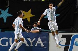 Uruguay 0-1 Argentina: Di Maria giúp Argentina tiến gần vé dự World Cup
