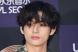 V BTS sở hữu thẻ đen quyền lực, chỉ 1.000 người Hàn có