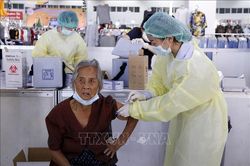 Lào cho phép người mắc COVID-19 thể nhẹ điều trị tại nhà