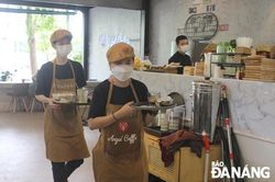 Quán cà phê 'đặc biệt' của người khiếm thính