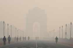 Ấn Độ: Ô nhiễm không khí nghiêm trọng, New Delhi đóng cửa trường học
