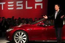Vốn hóa công ty Tesla của tỷ phú Elon Musk 'bốc hơi' 187 tỷ USD trong một tuần