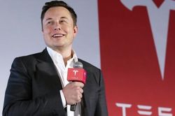 Tỷ phú chơi ngông Elon Musk bán cổ phiếu Tesla với số tiền khủng