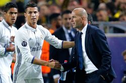 MU hy vọng Zidane đổi ý, tái ngộ Ronaldo và Varane ở Old Trafford