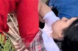 Người đàn ông lao xuống cứu cô gái nhảy cầu sông Sài Gòn