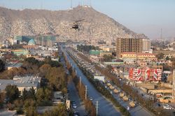 Taliban diễu binh rầm rộ với vũ khí Mỹ, Nga ở Kabul